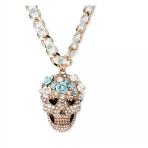 ❌❌SOLD❌❌ Johnson Rhinestone Skull Necklace Ribbon - Picture 5 of 6
